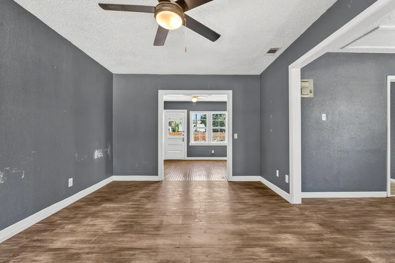 Photo 2 — 2215 20th Street, Lubbock, TX 79411