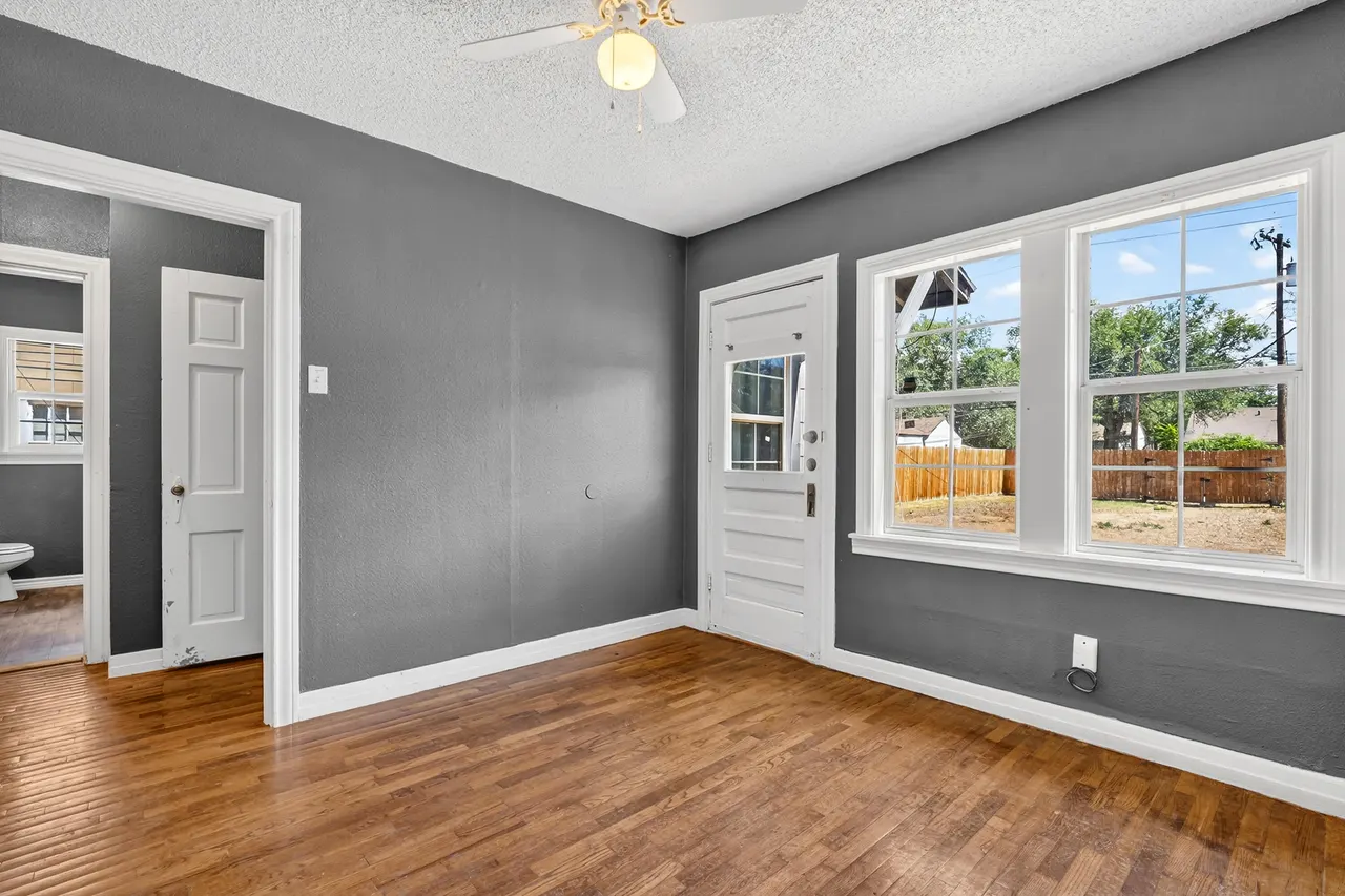 Photo 10 — 2215 20th Street, Lubbock, TX 79411
