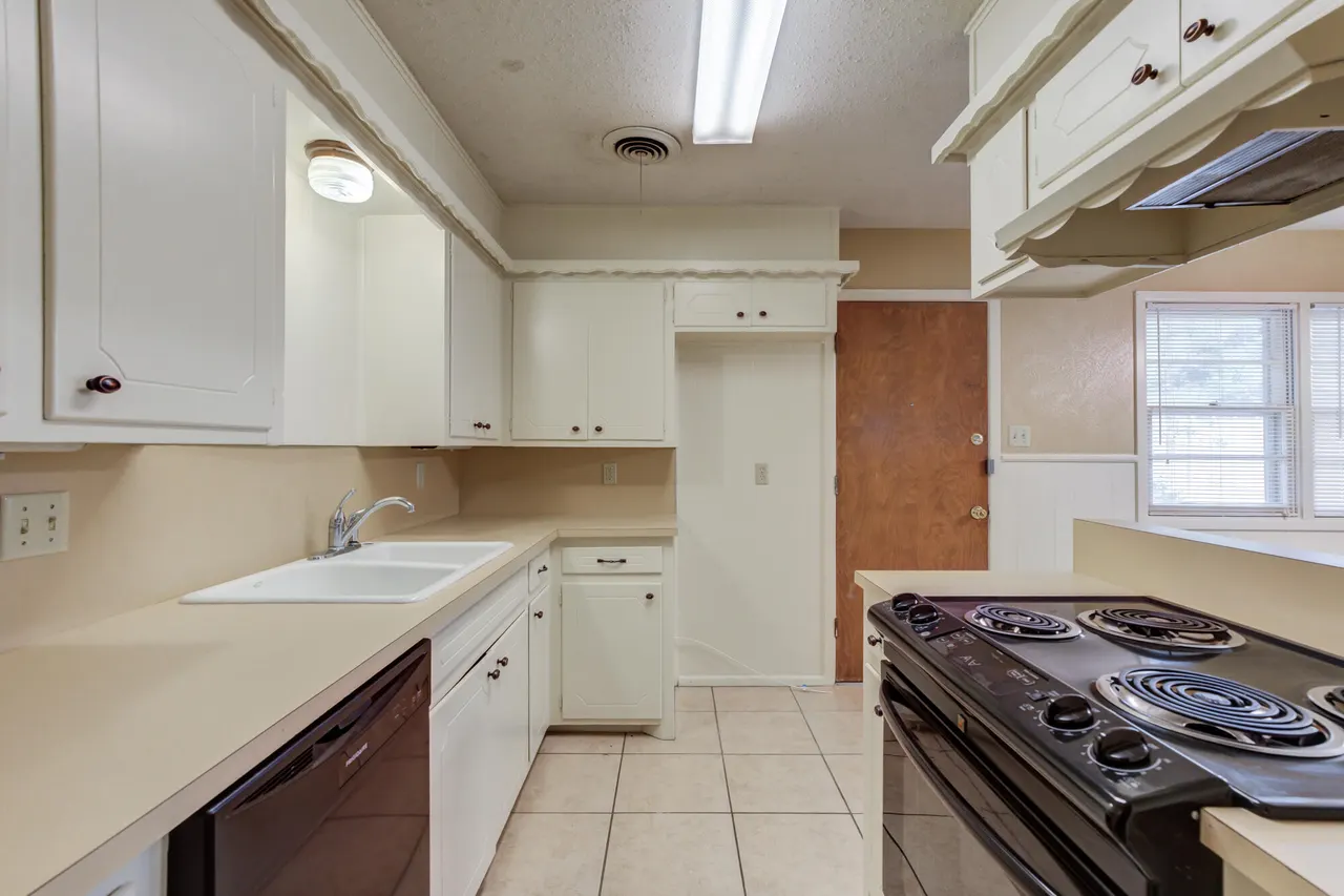 Photo 7 — 4313 58th Street, Lubbock, TX 79413