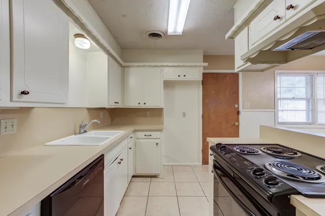 Photo 7 — 4313 58th Street, Lubbock, TX 79413