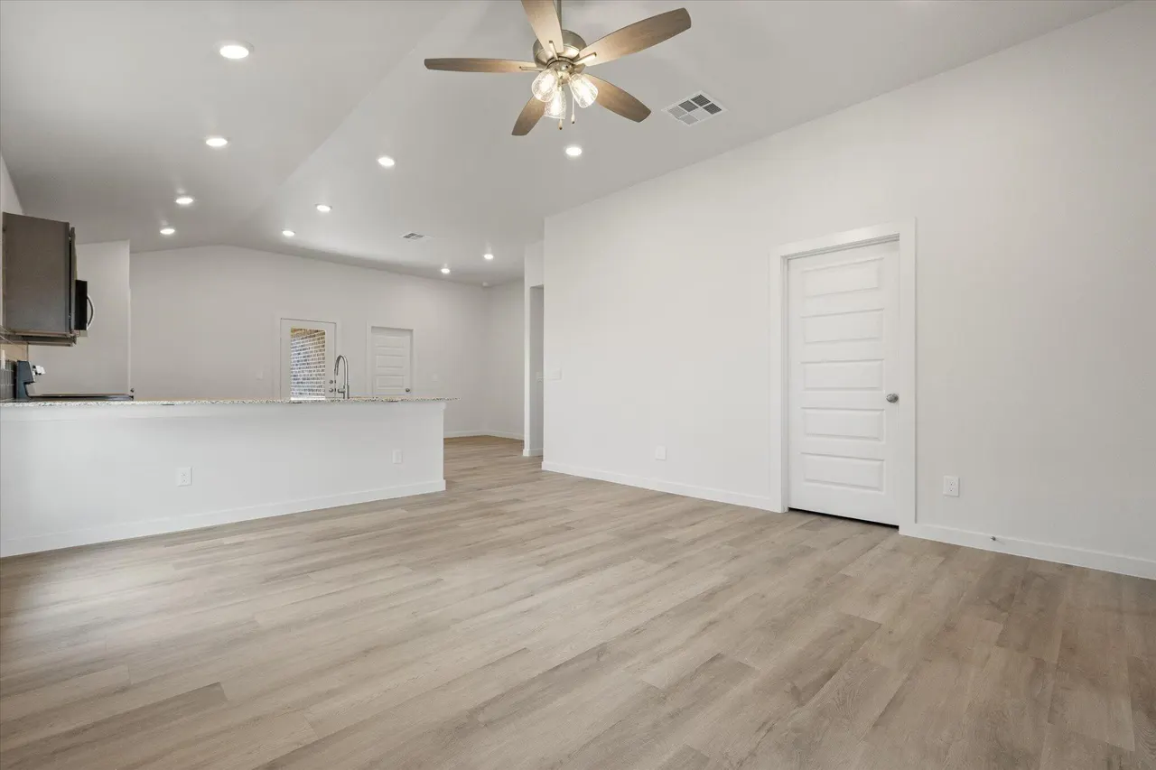 Photo 6 — 6312 Venita Avenue, Lubbock, TX 79407