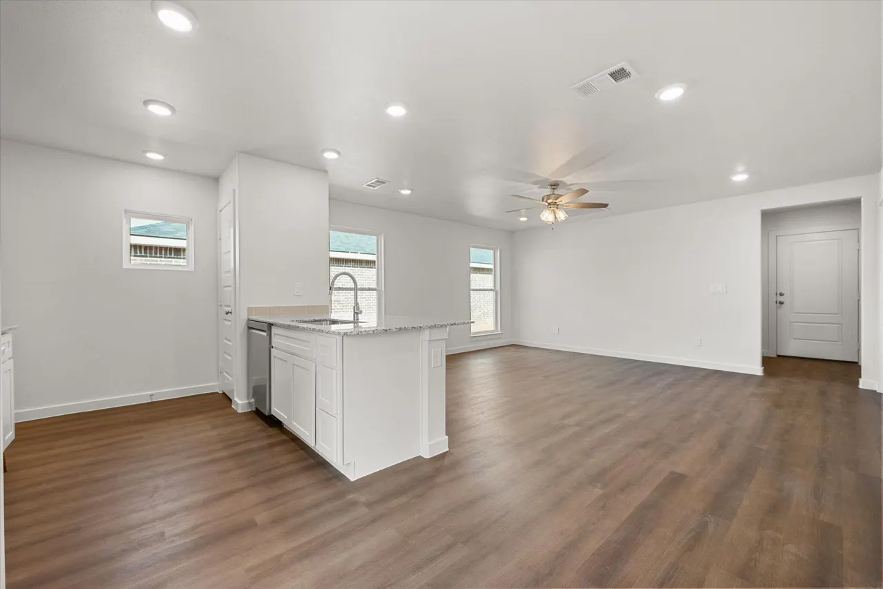 Photo 9 — 506 E 24th Street, Wolfforth, TX 79382