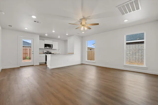 Photo 6 — 506 E 24th Street, Wolfforth, TX 79382