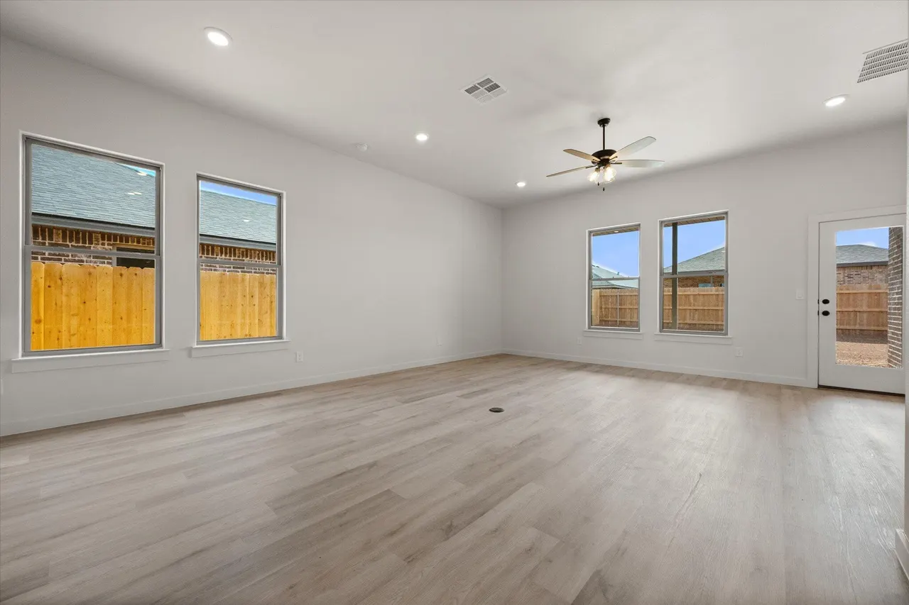 Photo 4 — 2001 Durham Avenue, Wolfforth, TX 79382