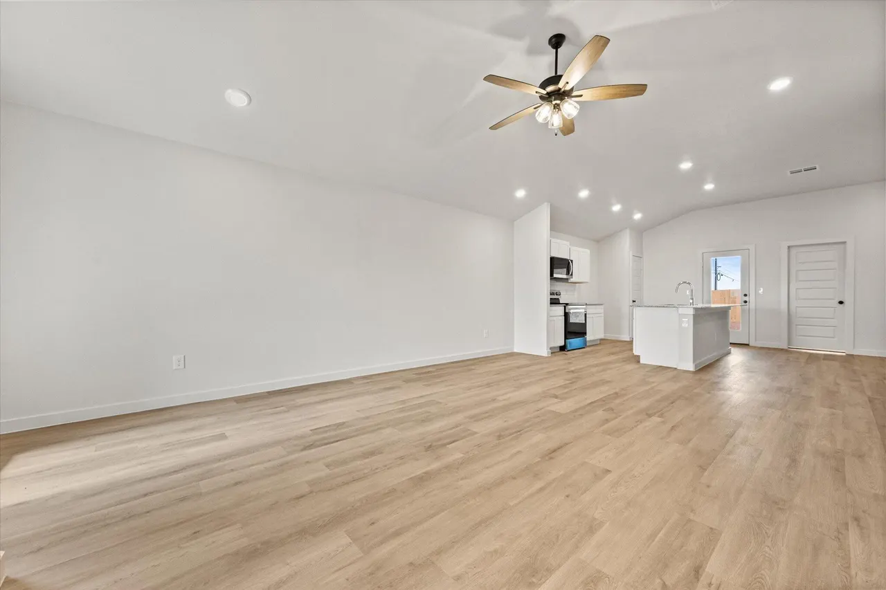 Photo 6 — 2002 Durham Avenue, Wolfforth, TX 79382