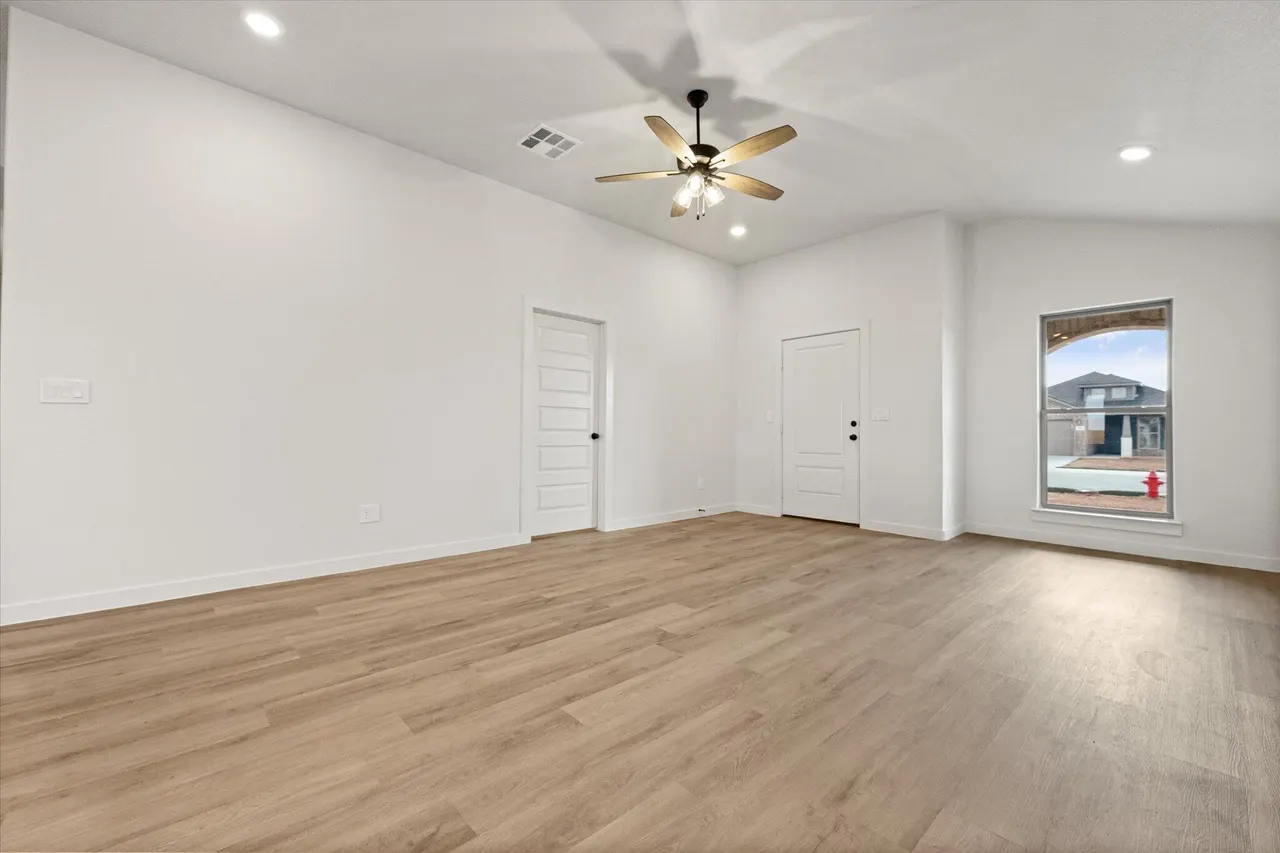 Photo 8 — 2002 Durham Avenue, Wolfforth, TX 79382