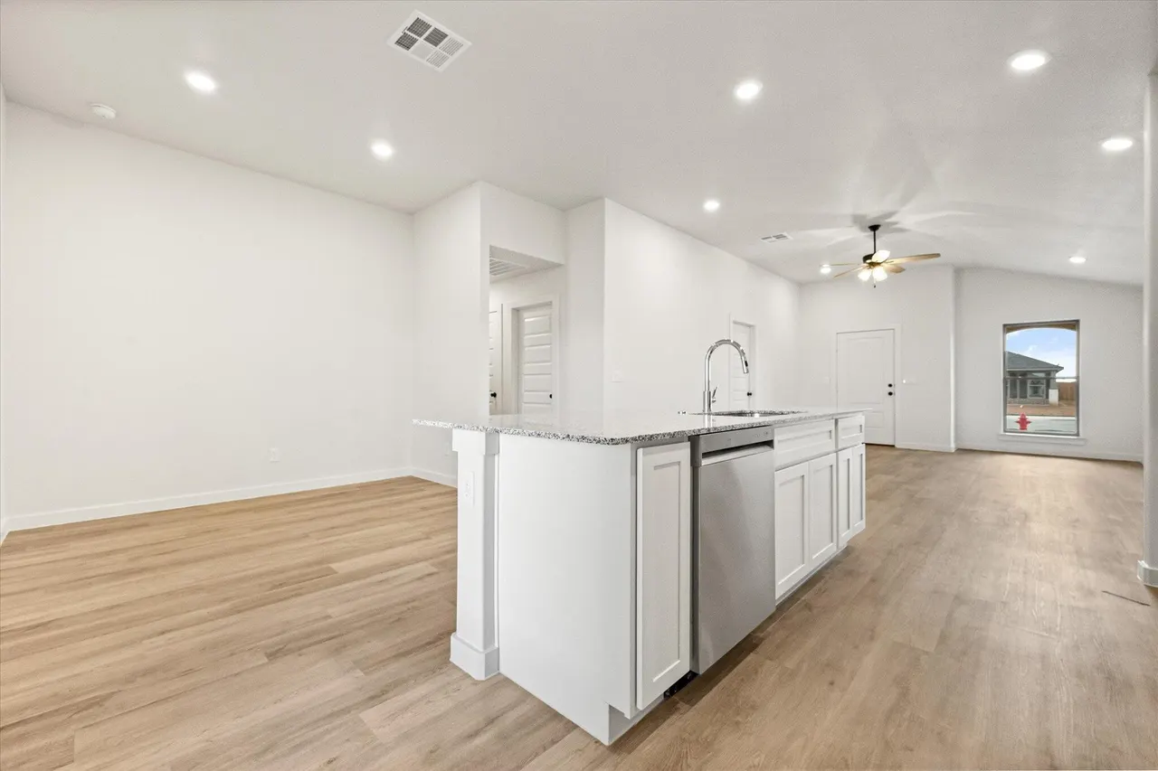 Photo 12 — 2002 Durham Avenue, Wolfforth, TX 79382