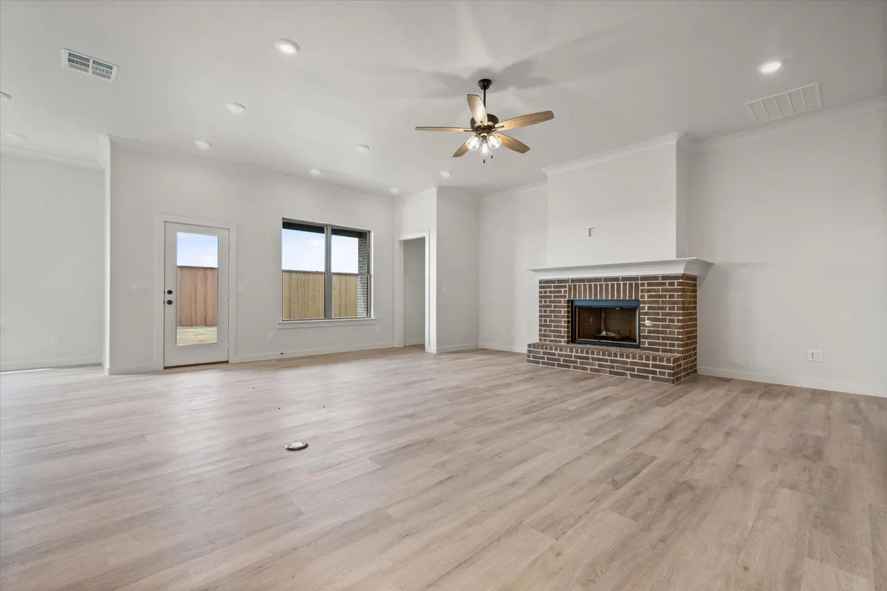 Photo 4 — 6926 53rd Street, Lubbock, TX 79407