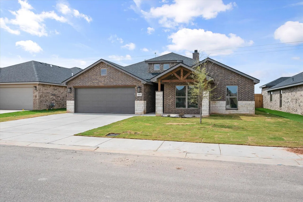 Photo 3 — 6926 53rd Street, Lubbock, TX 79407
