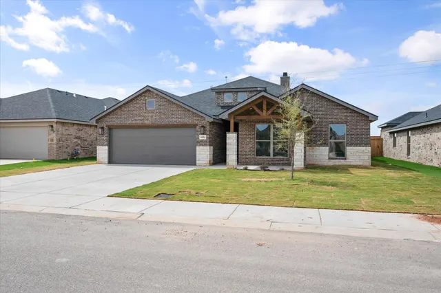 Photo 3 — 6926 53rd Street, Lubbock, TX 79407