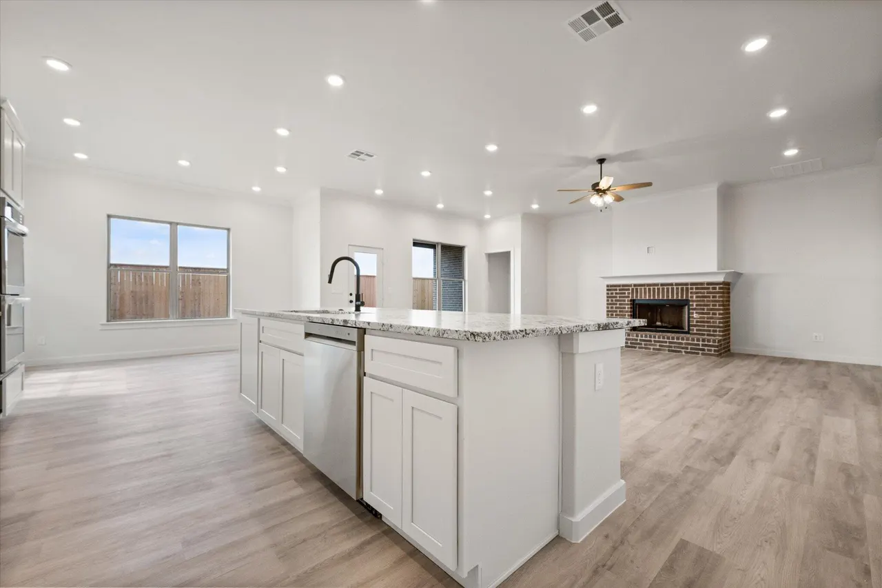 Photo 12 — 6926 53rd Street, Lubbock, TX 79407
