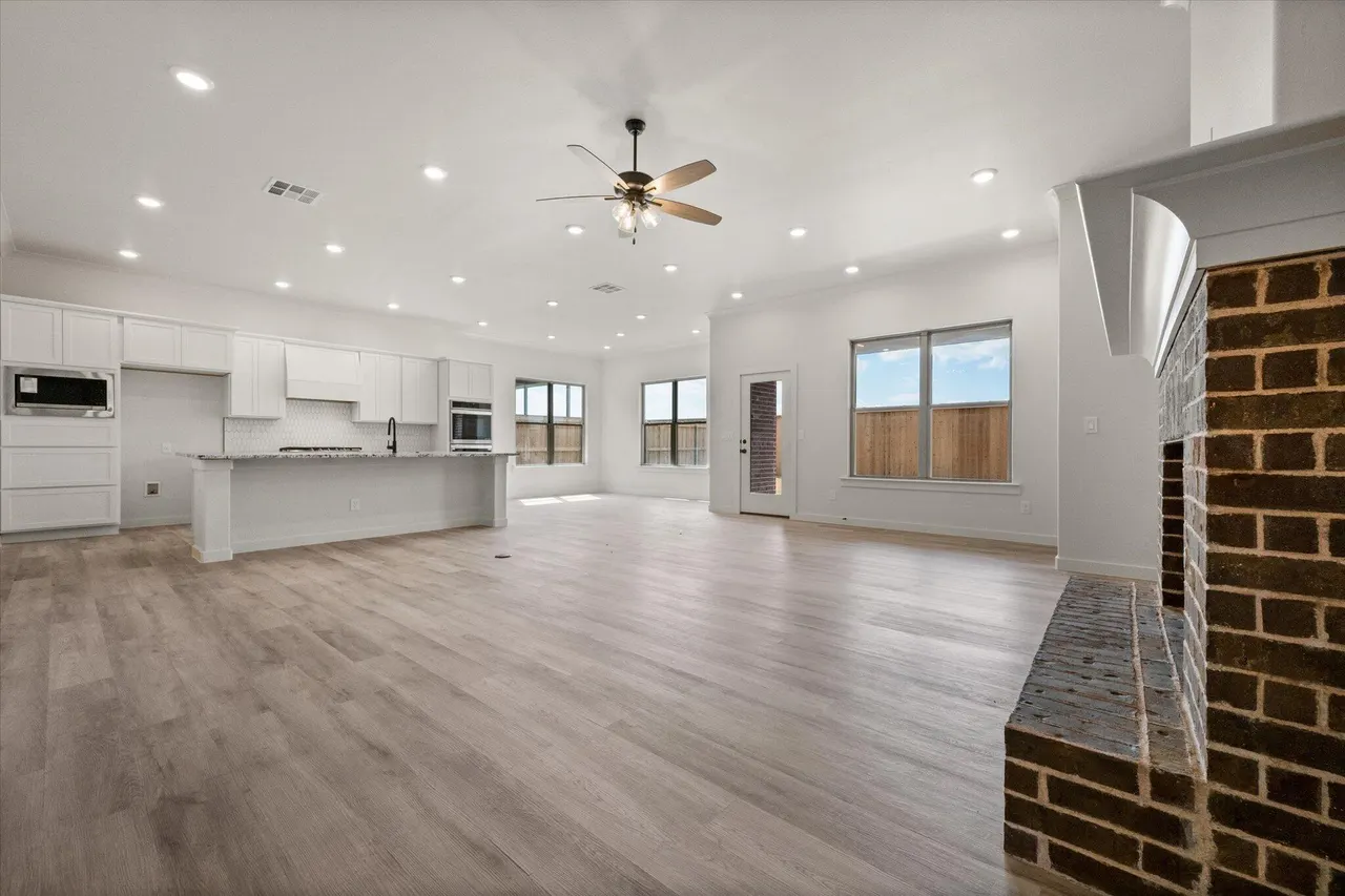 Photo 5 — 6926 53rd Street, Lubbock, TX 79407
