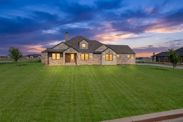 Front exterior — 305 Maple Avenue, New Home, TX 79381