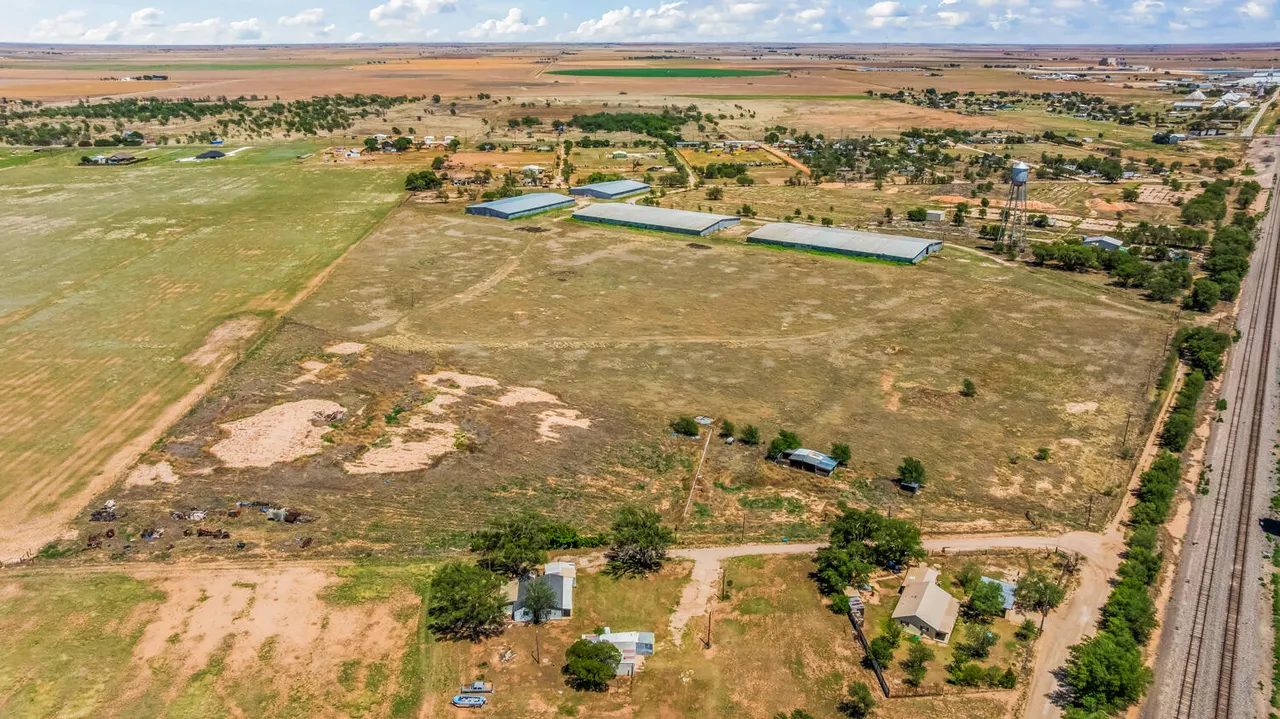 Photo 3 — 901 Underwood Street, Littlefield, TX 79339