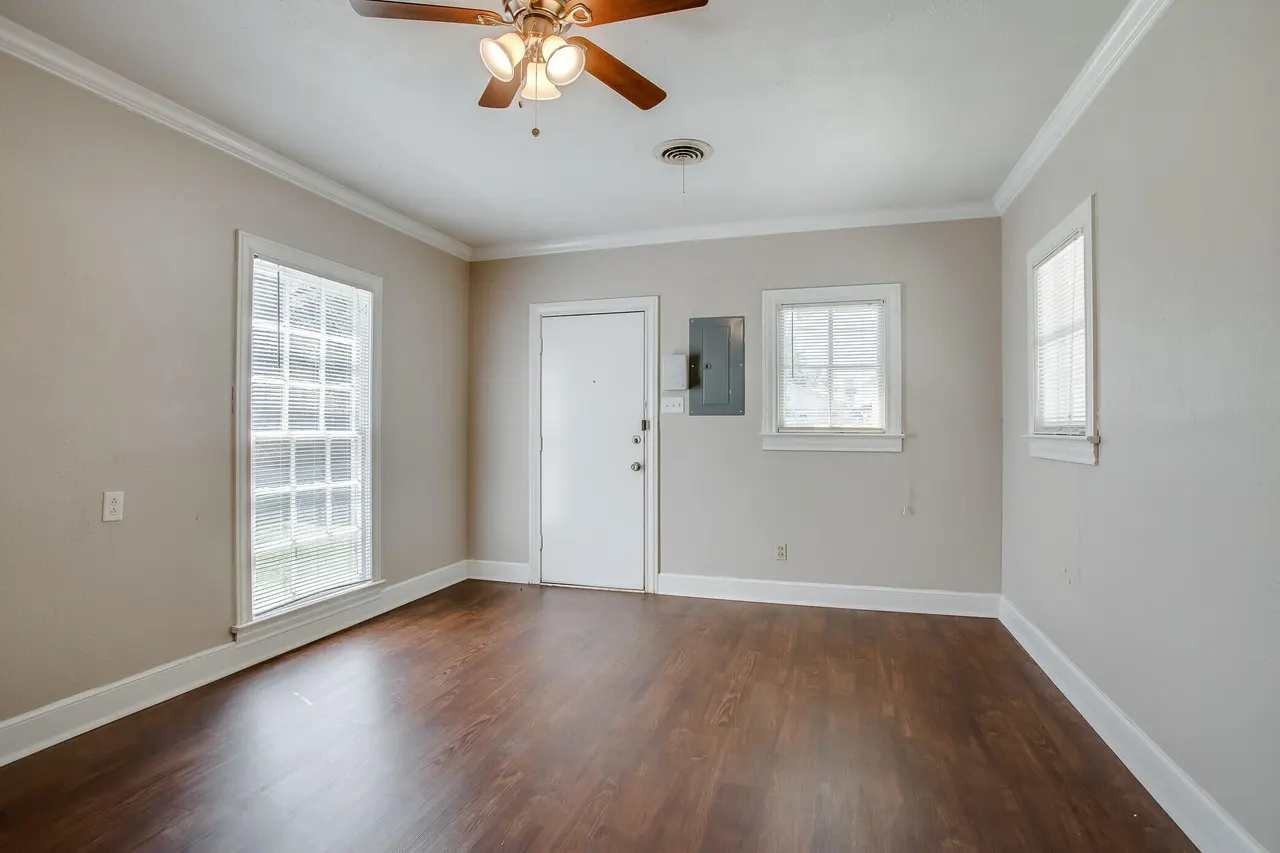 Photo 14 — 2403 32nd Street, Lubbock, TX 79411
