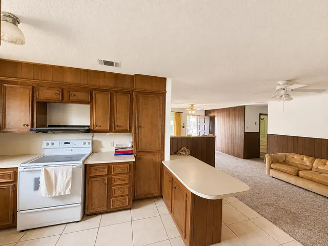 Photo 6 — 1012 E Oak Street, Brownfield, TX 79316