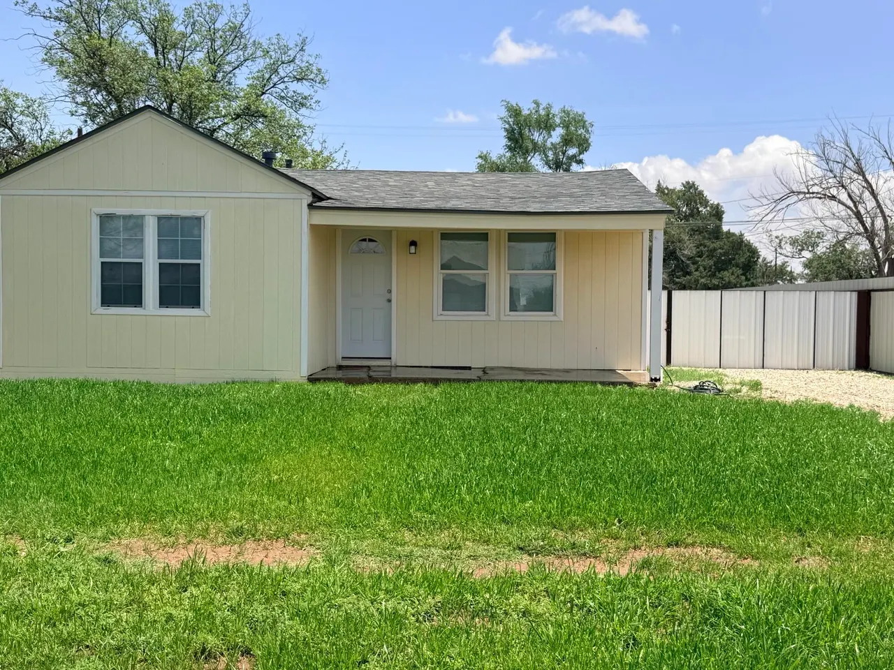 Photo 2 — 307 Ave M, Levelland, TX 79336