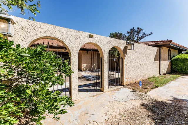 Photo 3 — 402 W 8th Street, Sundown, TX 79372
