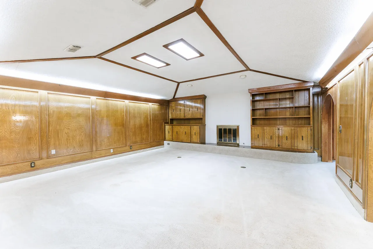 Photo 9 — 402 W 8th Street, Sundown, TX 79372