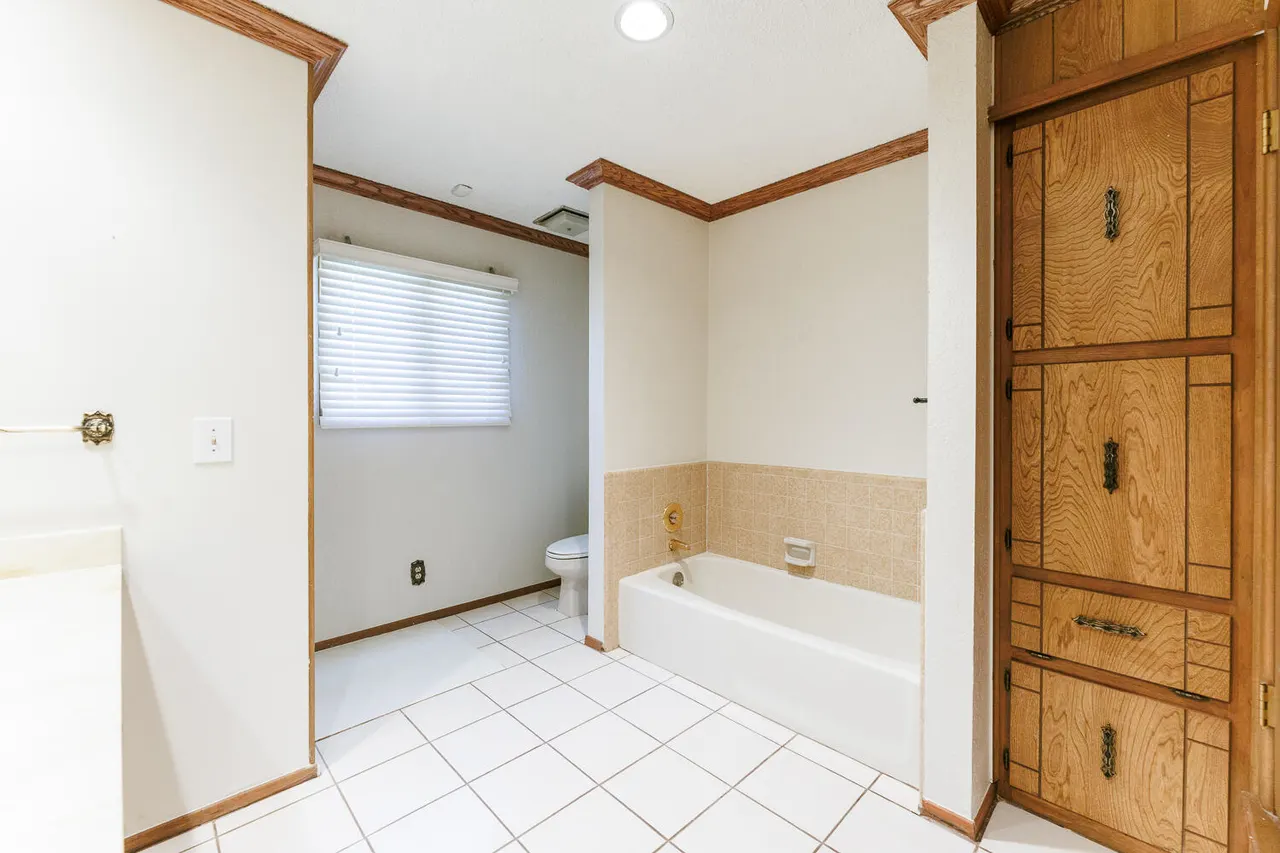Photo 44 — 402 W 8th Street, Sundown, TX 79372