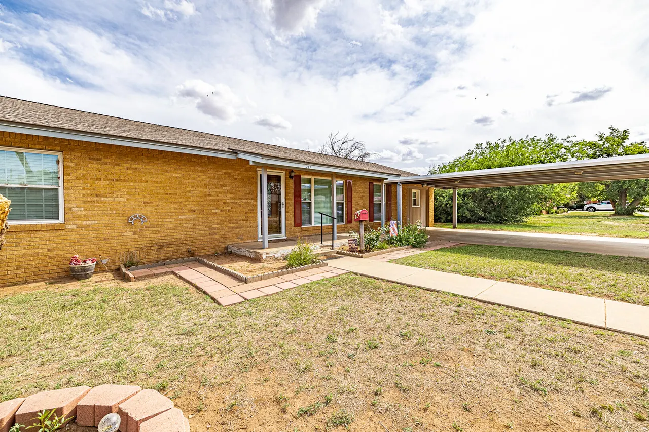 Photo 2 — 203 N 19th Street, Lamesa, TX 79331