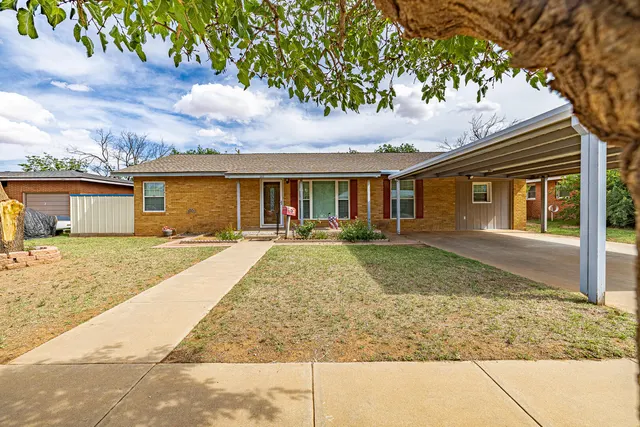 Front exterior — 203 N 19th Street, Lamesa, TX 79331