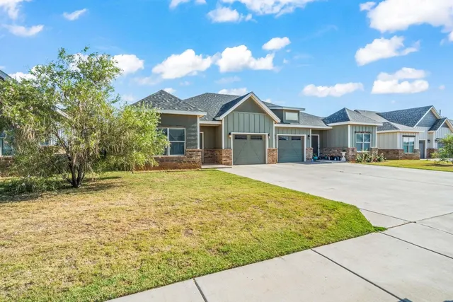 Photo 2 — 2513 111th Street, Lubbock, TX 79423