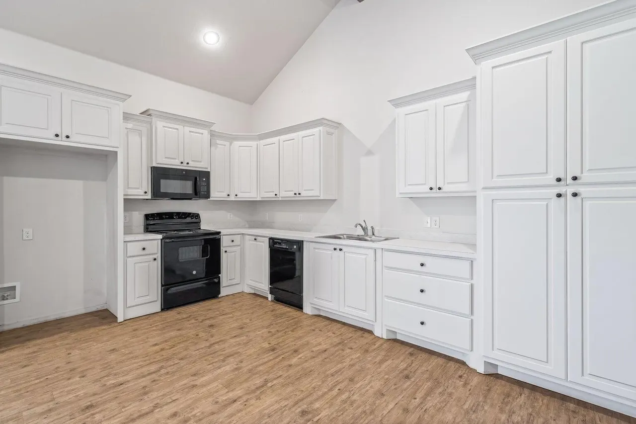 Photo 11 — 2513 111th Street, Lubbock, TX 79423