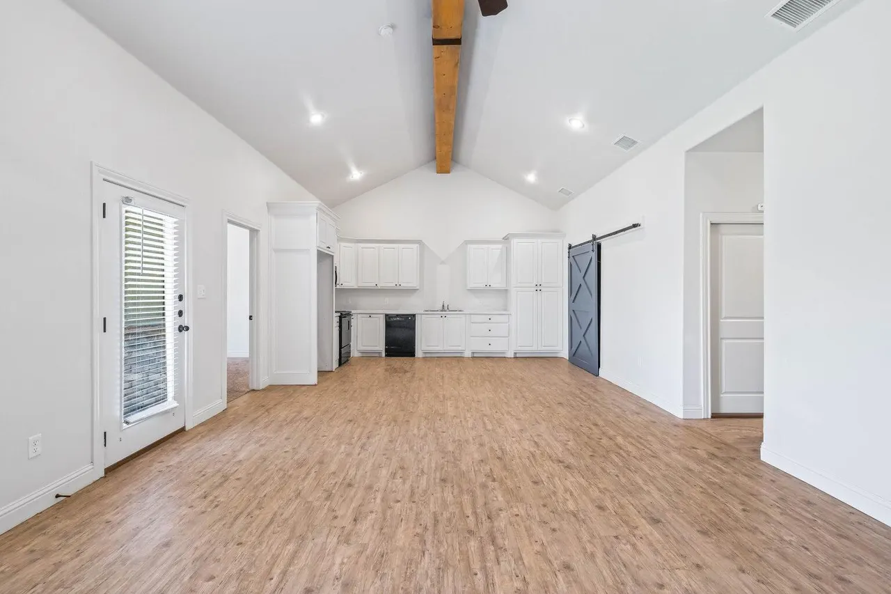 Photo 7 — 2513 111th Street, Lubbock, TX 79423