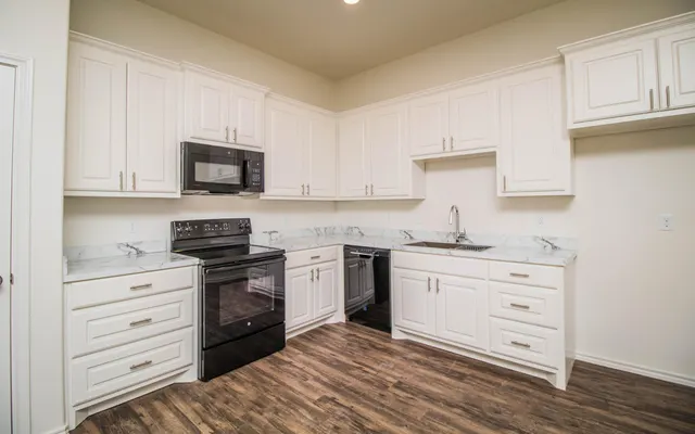 Photo 7 — 2017 102nd Street, Lubbock, TX 79423