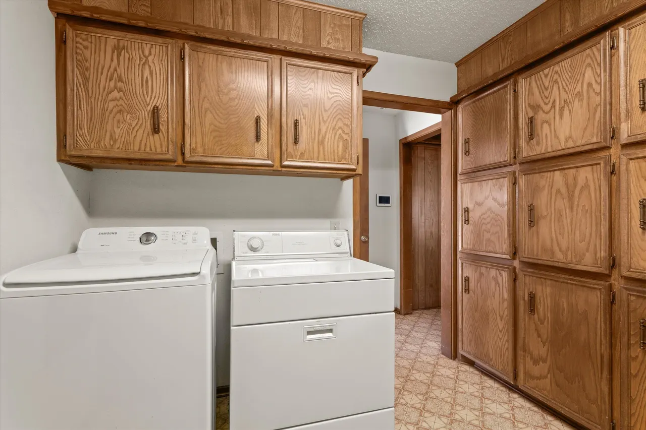 Photo 34 — 101 Dana Avenue, Earth, TX 79031