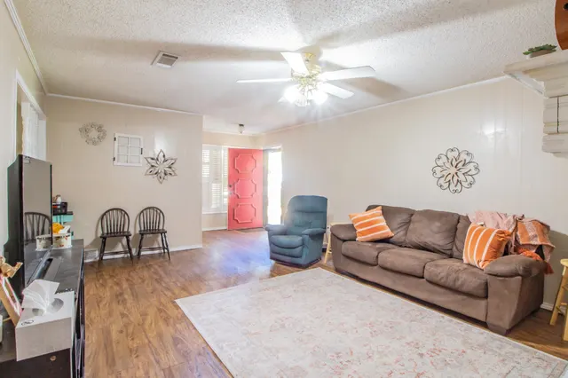 Photo 5 — 7915 Albany Avenue, Lubbock, TX 79424