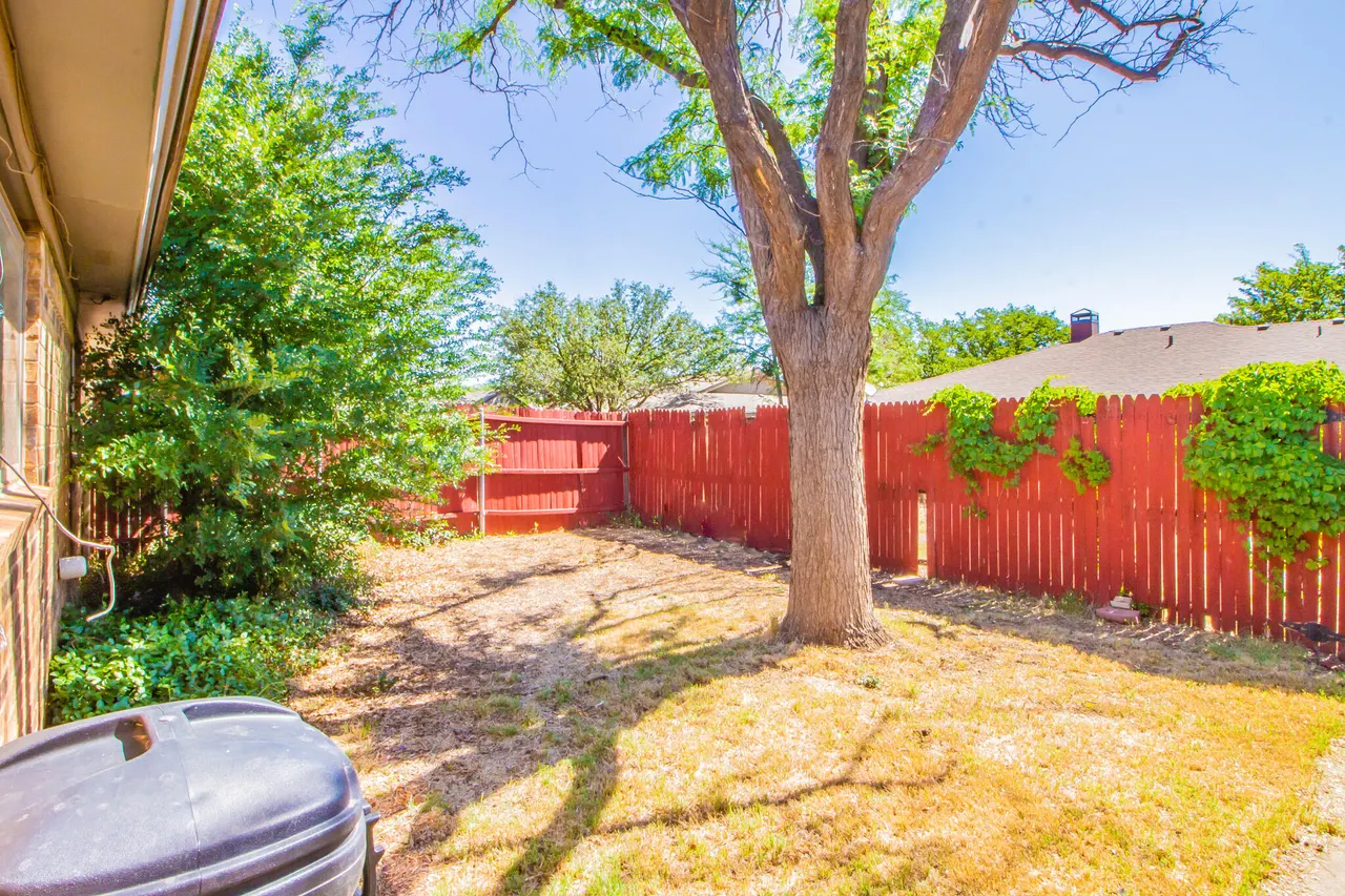Photo 19 — 7915 Albany Avenue, Lubbock, TX 79424