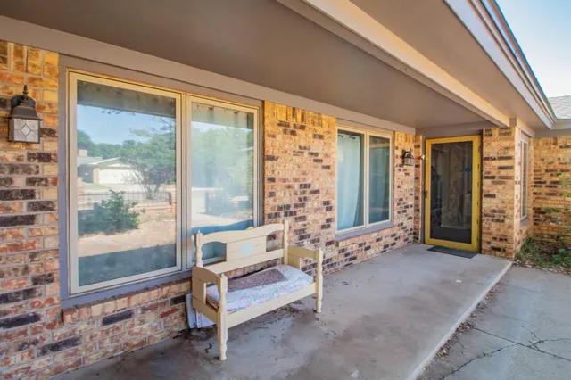 Photo 2 — 7915 Albany Avenue, Lubbock, TX 79424
