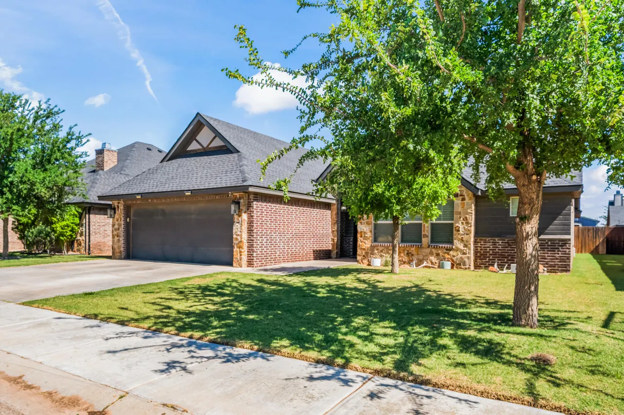 Photo 3 — 6906 70th Street, Lubbock, TX 79424