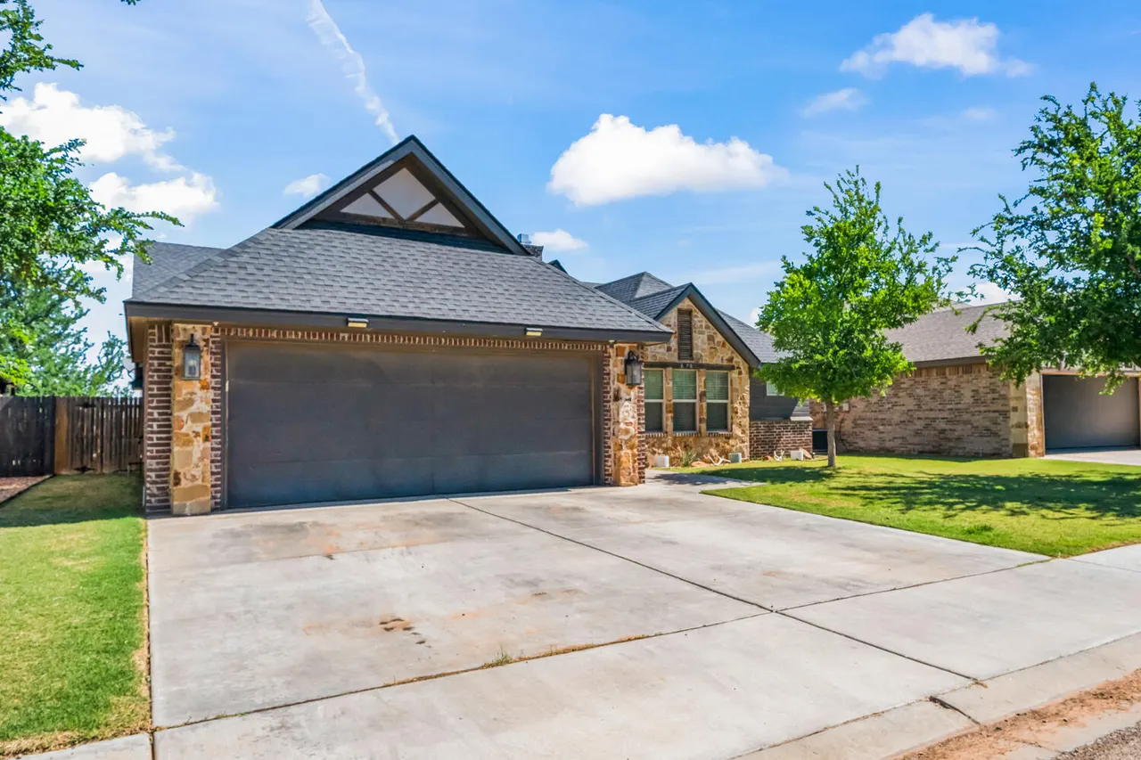 Photo 4 — 6906 70th Street, Lubbock, TX 79424