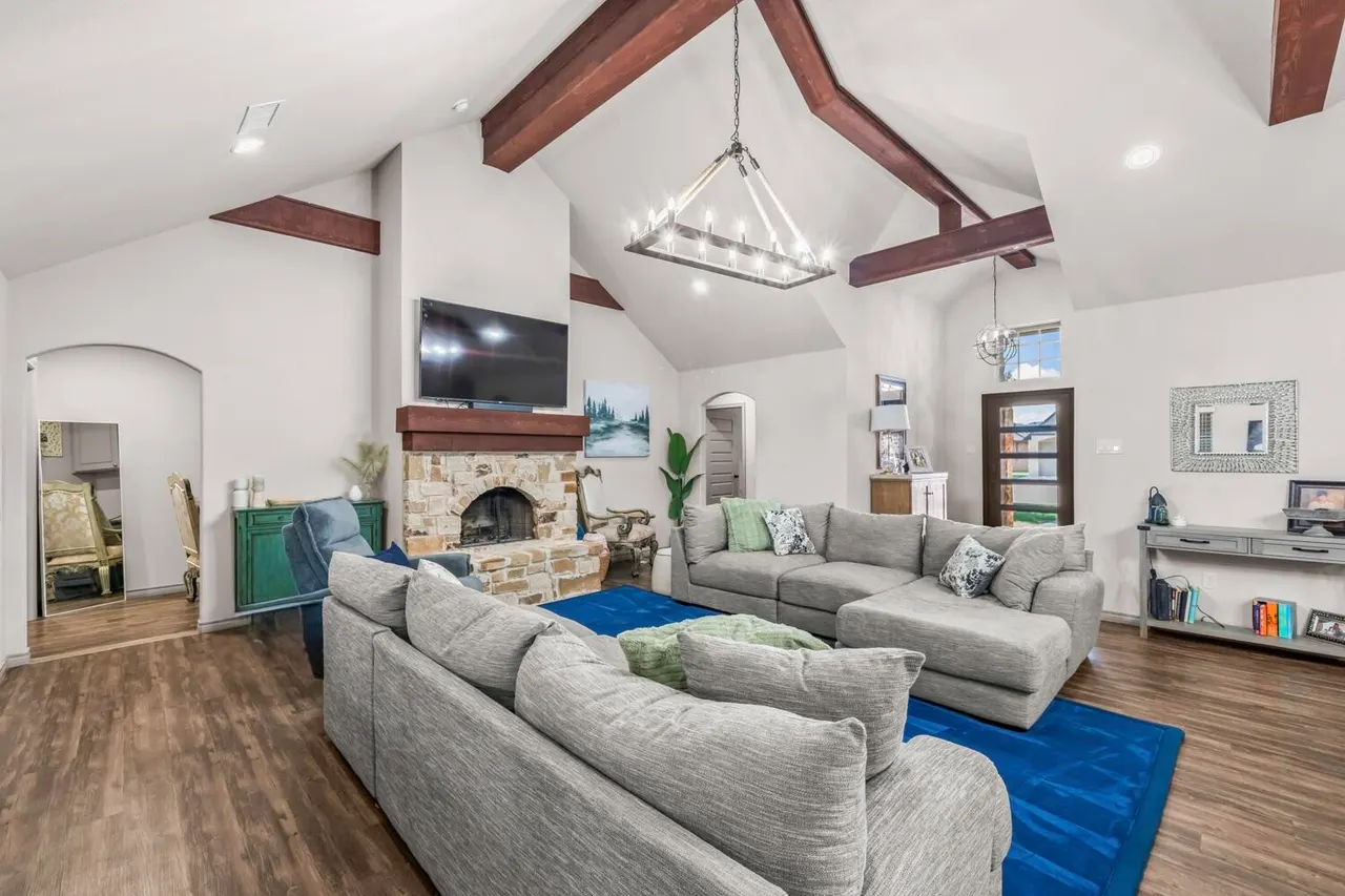 Photo 7 — 6906 70th Street, Lubbock, TX 79424