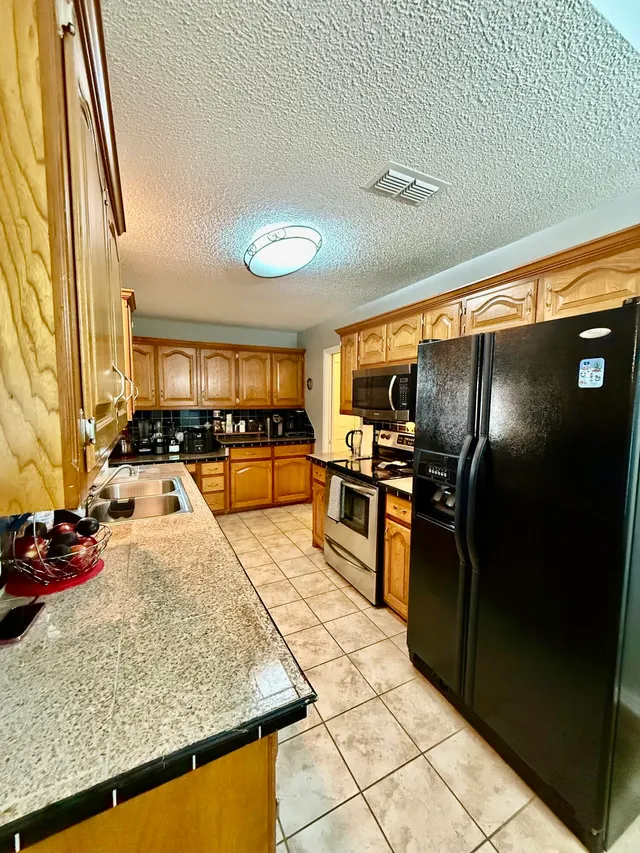 Photo 6 — 5914 72nd Street, Lubbock, TX 79424