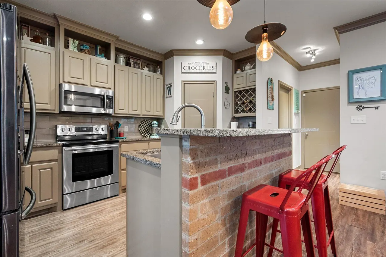 Photo 10 — 2111 101st Street, Lubbock, TX 79423