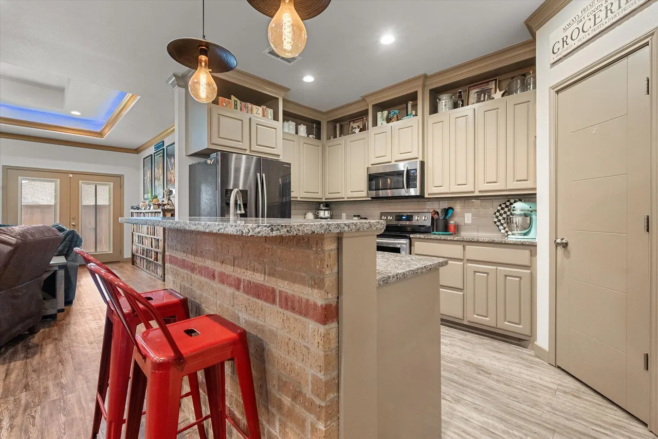 Photo 13 — 2111 101st Street, Lubbock, TX 79423