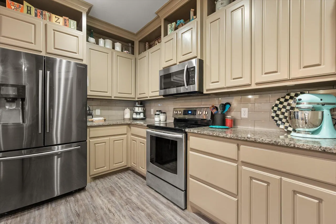 Photo 14 — 2111 101st Street, Lubbock, TX 79423