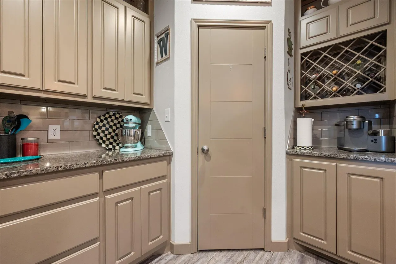 Photo 16 — 2111 101st Street, Lubbock, TX 79423