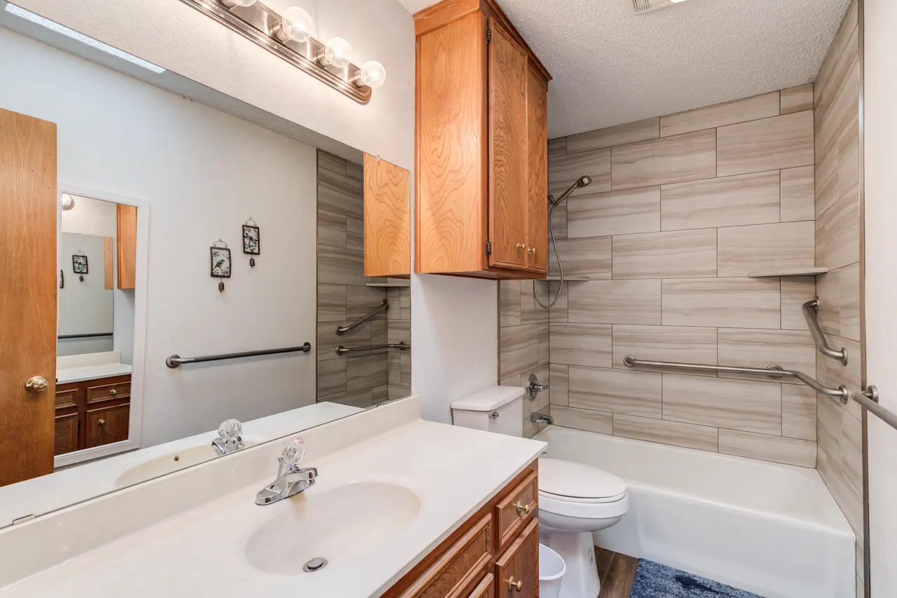Photo 9 — 6921 Elephant Road, Lubbock, TX 79407
