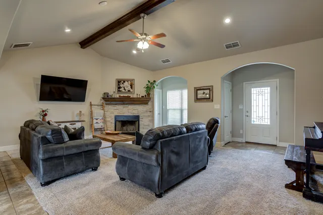 Photo 2 — 5107 Kemper Street, Lubbock, TX 79416