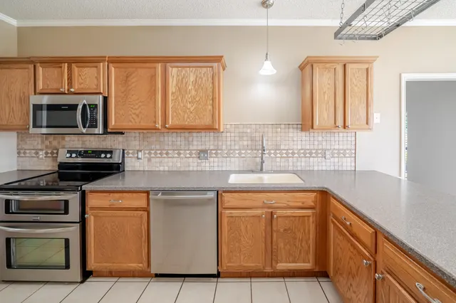 Photo 7 — 6810 84th Street, Lubbock, TX 79424
