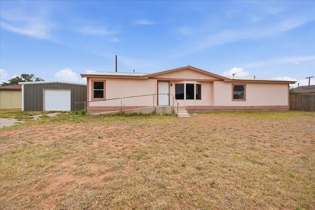 Photo 4 — 1610 Xavier Street, Lubbock, TX 79403