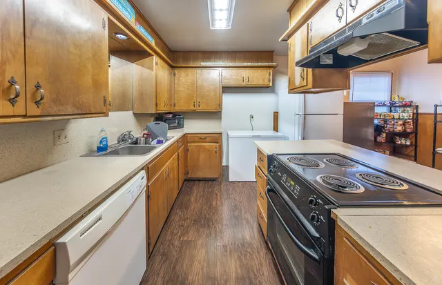 Photo 3 — 2408 33rd Street, Lubbock, TX 79411
