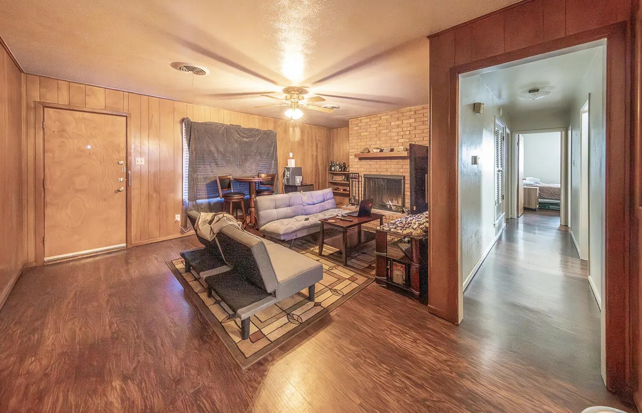 Photo 4 — 2408 33rd Street, Lubbock, TX 79411