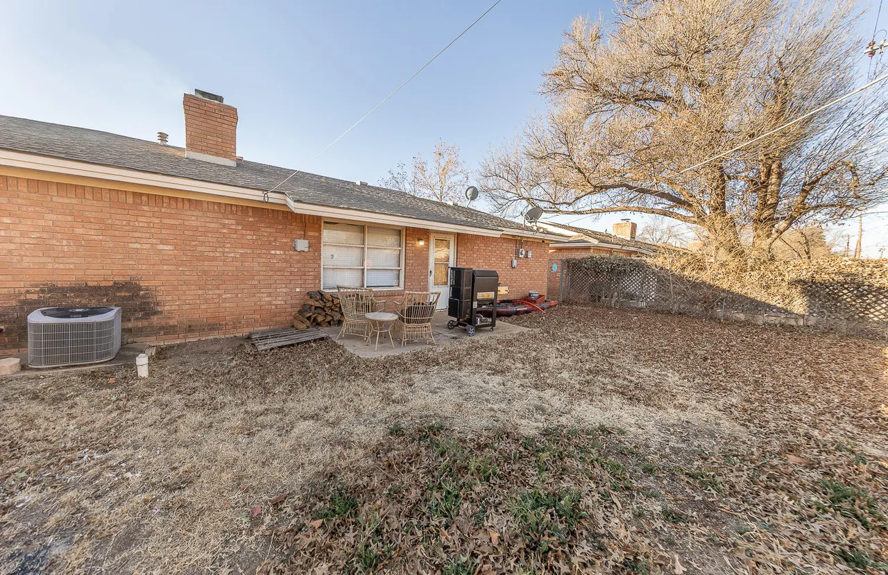 Photo 15 — 2408 33rd Street, Lubbock, TX 79411