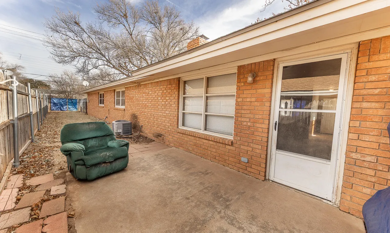 Photo 12 — 2410 33rd Street, Lubbock, TX 79411